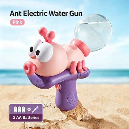 🎉Cute boys and girls playing in the water with ant-shaped electric press water guns, beach water fights, pool fun, and children’s water guns for drifting
