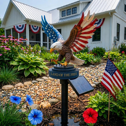 🔥LAST DAY 49% OFF – Solar Eagle Garden Light – A Glowing Tribute to American Freedom